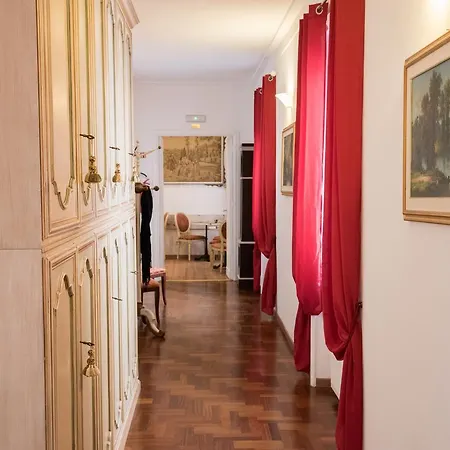 Bed & Breakfast Domus Giulia Roma