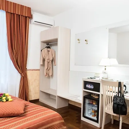Bed & Breakfast Domus Giulia 4*
