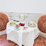 Domus Giulia Bed & Breakfast