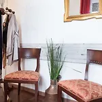 Domus Giulia Bed & Breakfast 4*