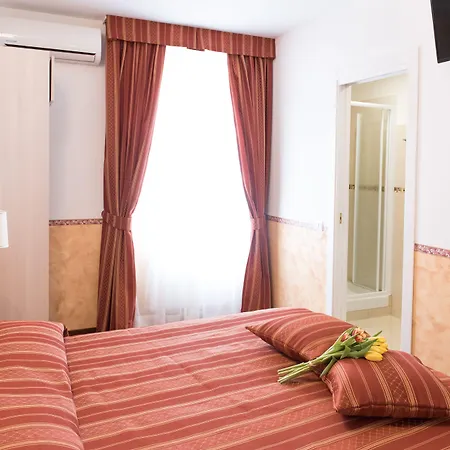 Domus Giulia 4* Řím