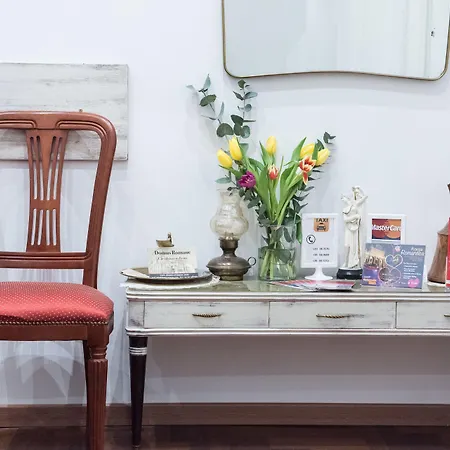 多莫斯朱利亚住宿加早餐旅馆 住宿加早餐酒店 4*